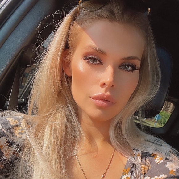 Meet your Posher, Danielle - Picture 7 of 13